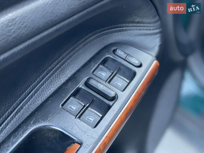 Універсал Volkswagen Passat 2002 в Києві