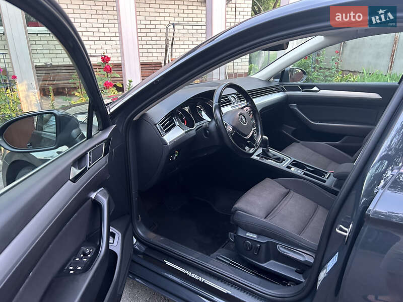 Универсал Volkswagen Passat 2017 в Киеве фото 8 Универсал Volkswagen Passat 2017 в Киеве