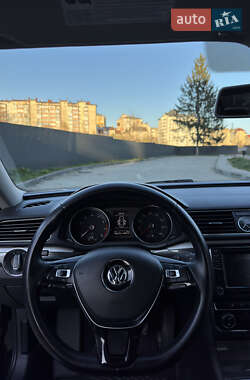 Седан Volkswagen Passat 2017 в 