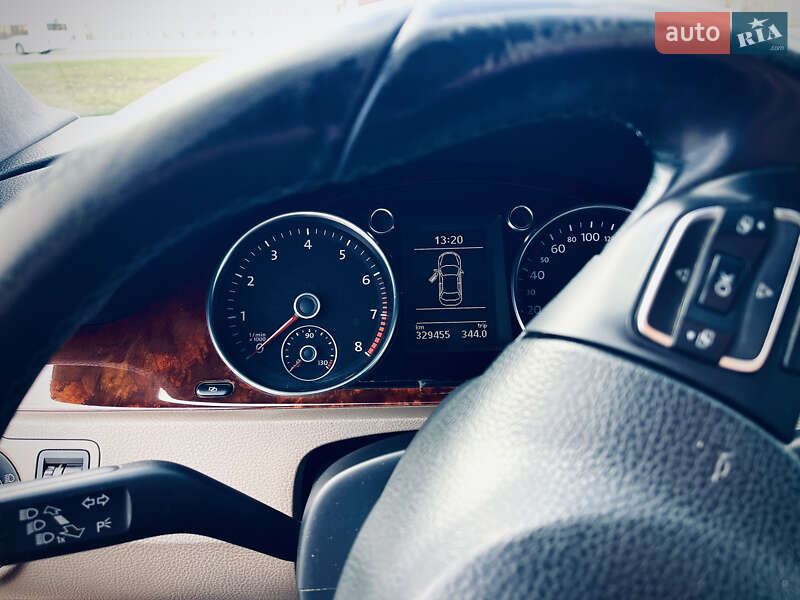 Седан Volkswagen Passat 2010 в Нетешине