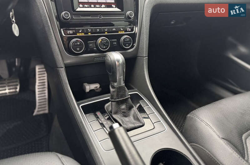 Седан Volkswagen Passat 2016 в Києві фото 7 Седан Volkswagen Passat 2016 в Києві