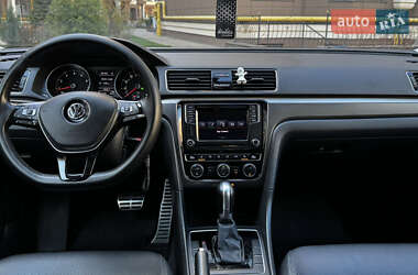 Седан Volkswagen Passat 2017 в 