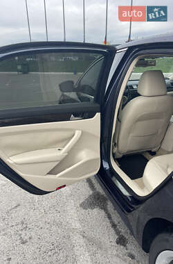 Седан Volkswagen Passat 2014 в 