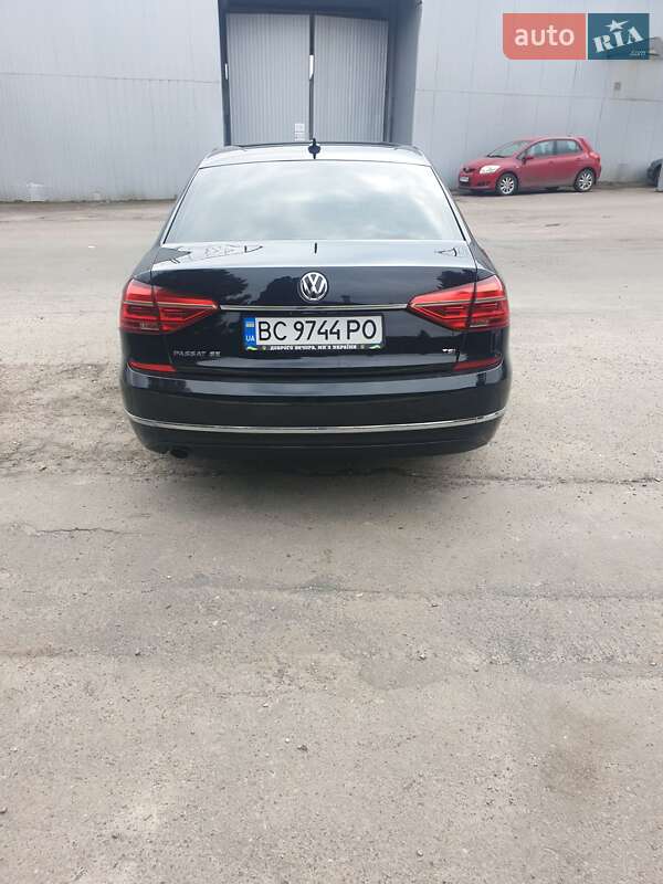 Седан Volkswagen Passat 2016 в Львове