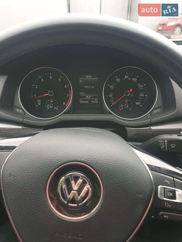 Седан Volkswagen Passat 2016 в Львове