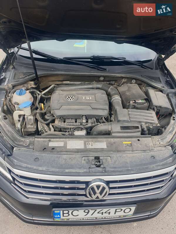 Седан Volkswagen Passat 2016 в Львове