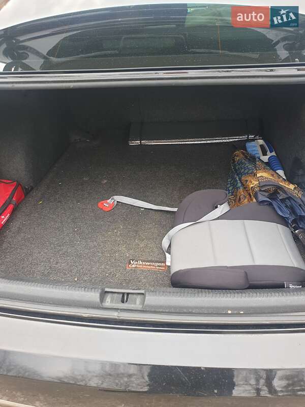 Седан Volkswagen Passat 2016 в Львове