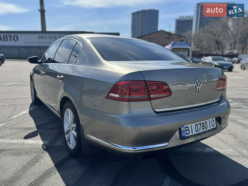 Седан Volkswagen Passat 2013 в Киеве