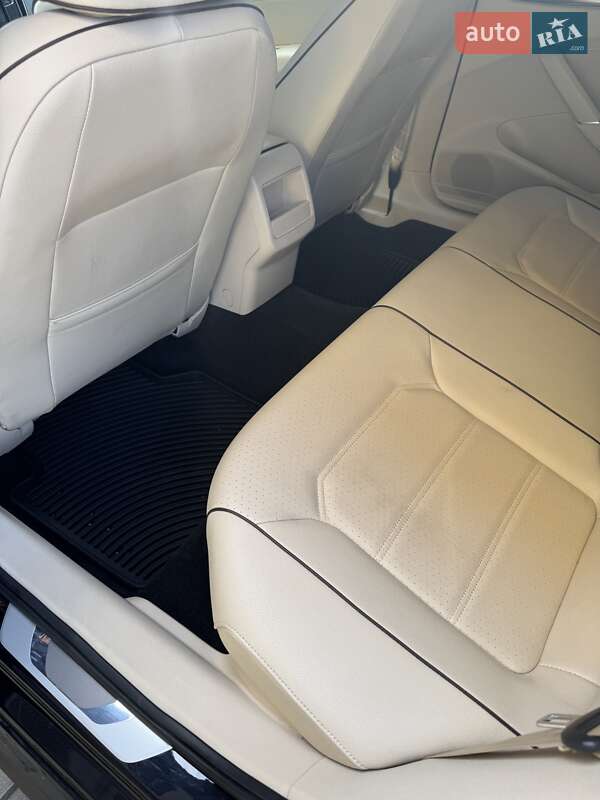 Седан Volkswagen Passat 2016 в Києві