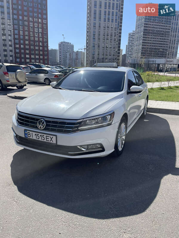 Седан Volkswagen Passat 2016 в Киеве