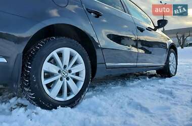 Універсал Volkswagen Passat 2011 в 