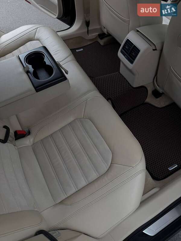 Седан Volkswagen Passat 2013 в Дніпрі
