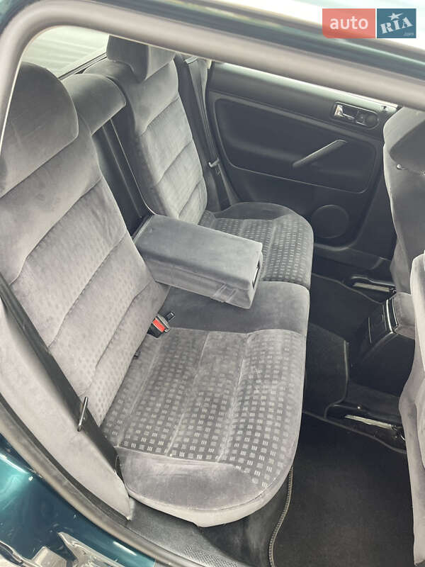 Универсал Volkswagen Passat 2001 в Кривом Роге
