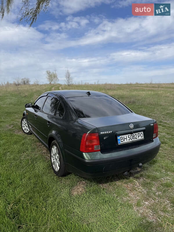 Седан Volkswagen Passat 1998 в Борисполе