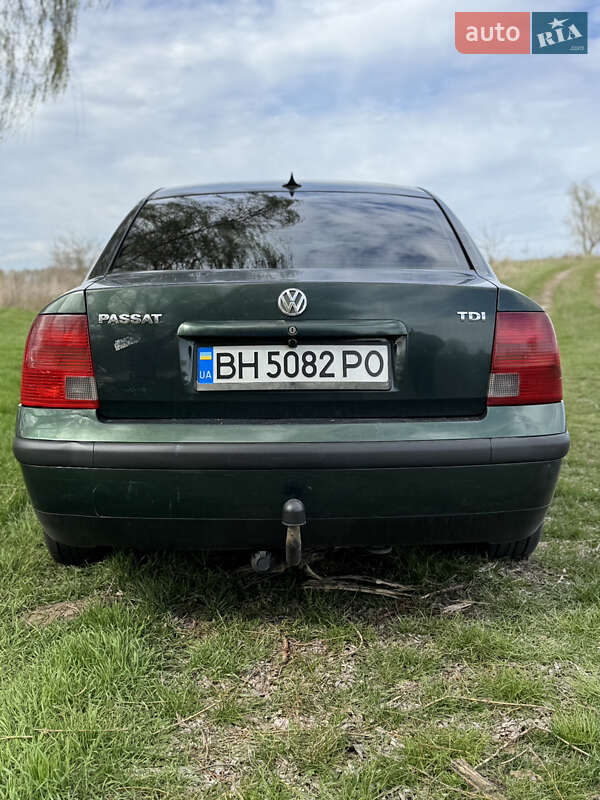 Седан Volkswagen Passat 1998 в Борисполе