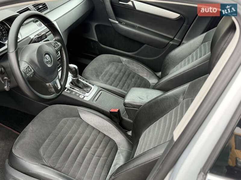 Универсал Volkswagen Passat 2011 в Староконстантинове