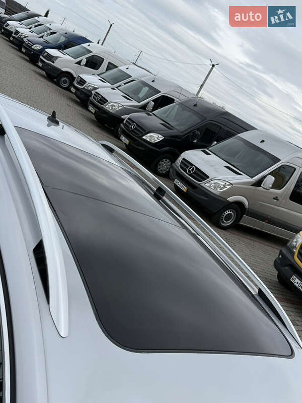 Универсал Volkswagen Passat 2011 в Староконстантинове