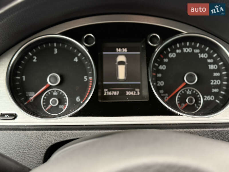 Универсал Volkswagen Passat 2011 в Староконстантинове