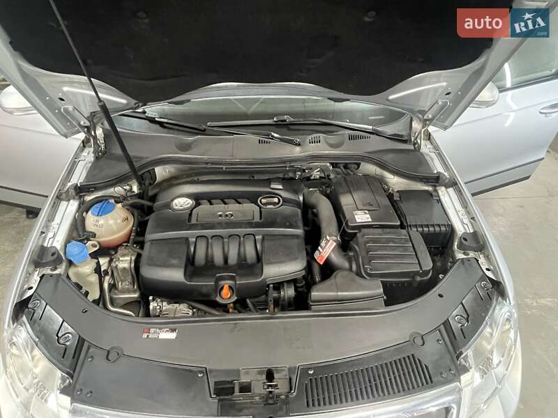 Универсал Volkswagen Passat 2006 в Николаеве