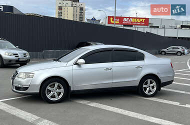 Седан Volkswagen Passat 2005 в 