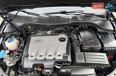 Универсал Volkswagen Passat 2012 в 