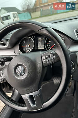 Универсал Volkswagen Passat 2012 в 