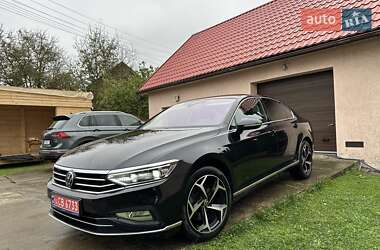 Седан Volkswagen Passat 2021 в 