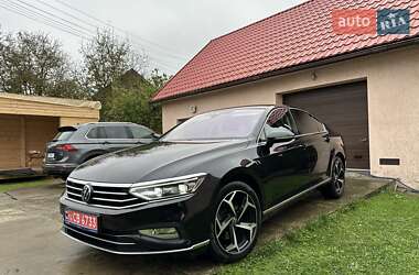 Седан Volkswagen Passat 2021 в 