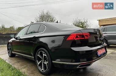 Седан Volkswagen Passat 2021 в 