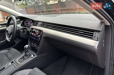 Седан Volkswagen Passat 2021 в 