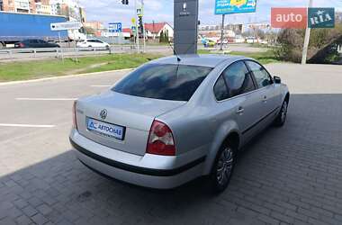 Седан Volkswagen Passat 2002 в 