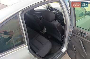 Седан Volkswagen Passat 2002 в 