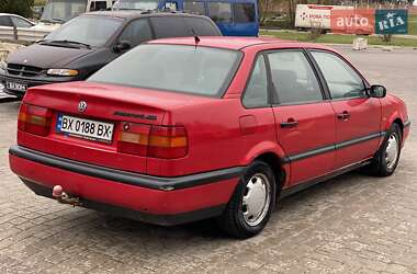 Седан Volkswagen Passat 1993 в 