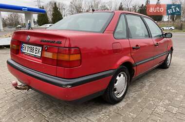 Седан Volkswagen Passat 1993 в 