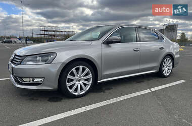 Седан Volkswagen Passat 2013 в 