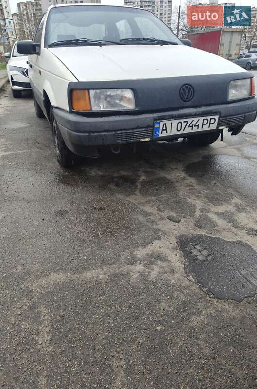 Седан Volkswagen Passat 1991 в Броварах