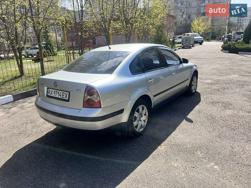 Седан Volkswagen Passat 2003 в Харькове