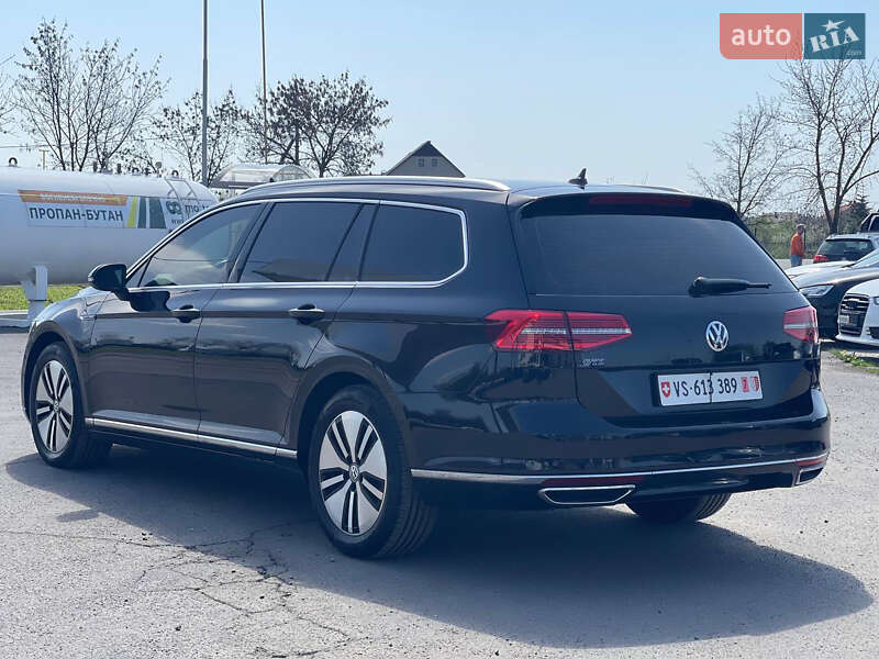 Универсал Volkswagen Passat 2018 в Ужгороде