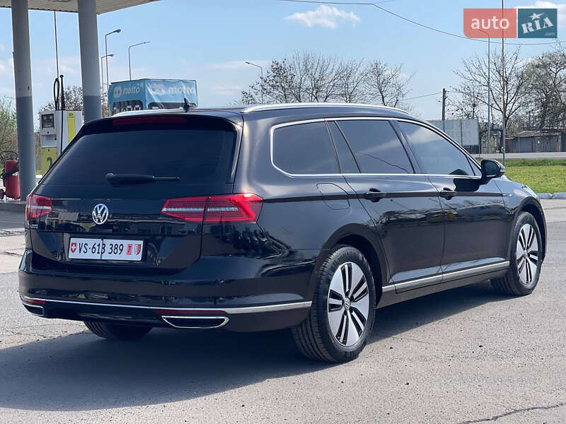 Универсал Volkswagen Passat 2018 в Ужгороде