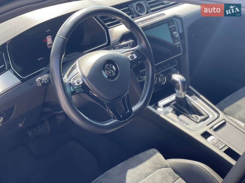 Универсал Volkswagen Passat 2018 в Ужгороде