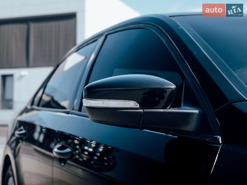 Седан Volkswagen Passat 2012 в Кременчуці