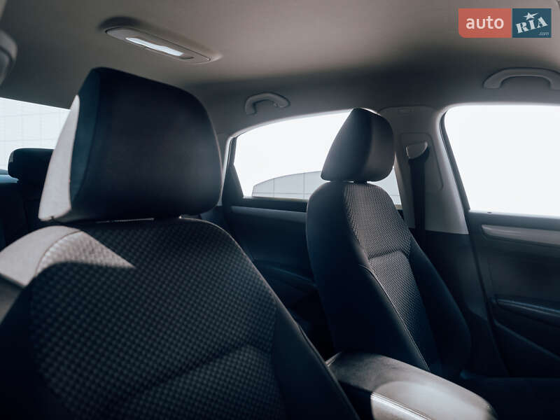 Седан Volkswagen Passat 2012 в Кременчуці