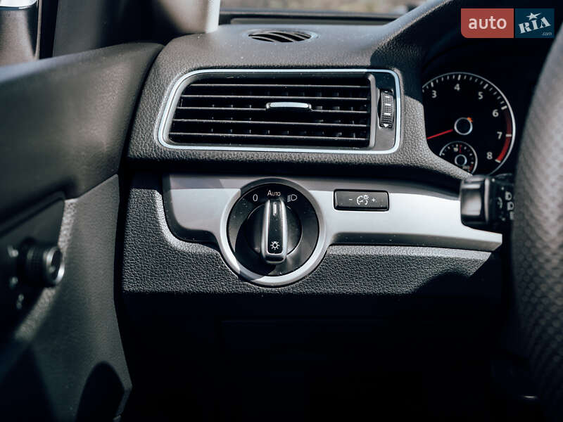 Седан Volkswagen Passat 2012 в Кременчуці