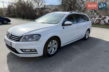 Універсал Volkswagen Passat 2012 в 
