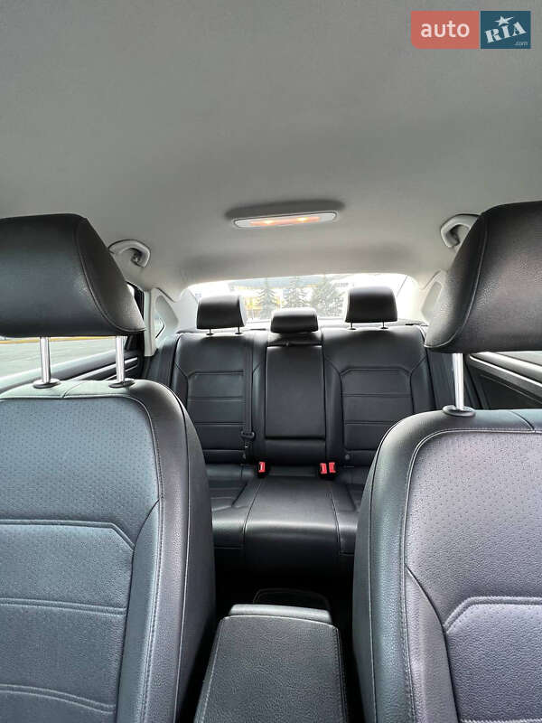 Седан Volkswagen Passat 2016 в Ромнах