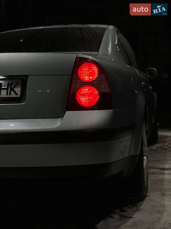 Седан Volkswagen Passat 2002 в 