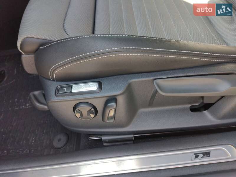 Універсал Volkswagen Passat 2015 в Ковелі