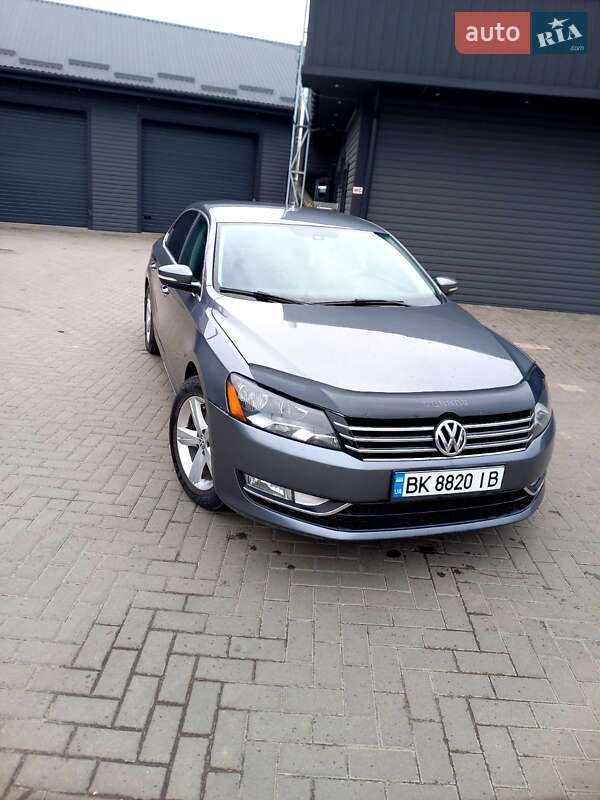 Седан Volkswagen Passat 2015 в Сарнах