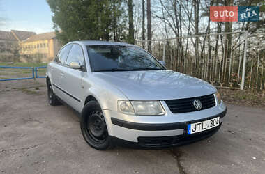 Седан Volkswagen Passat 1998 в 