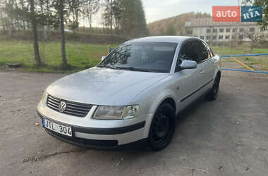 Седан Volkswagen Passat 1998 в 